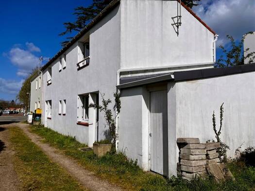Immeuble à vendre 220 500 € 71 m² Sainte-Pazanne 44680