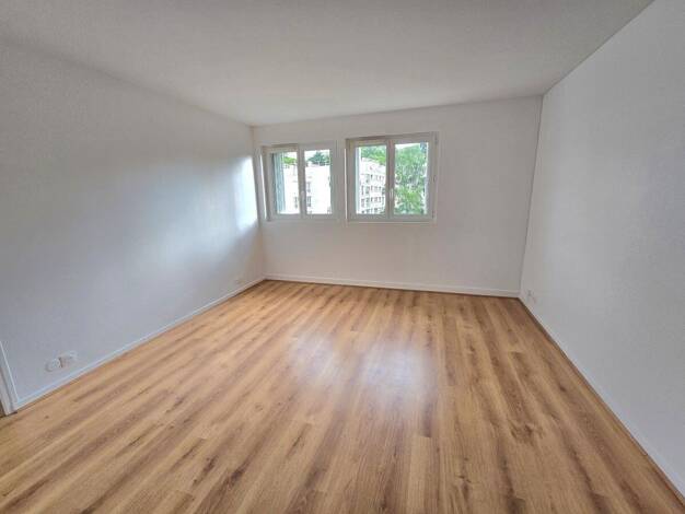 Appartement à louer 890 € 2 pièces 1 chambre 47 m² 1er étage Villebon-sur-Yvette 91140