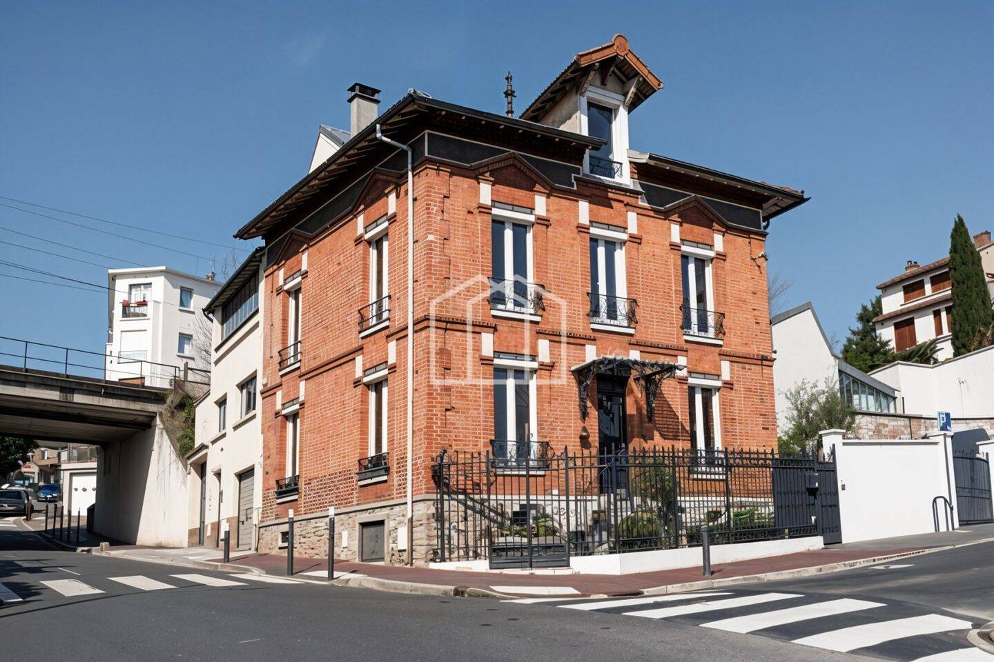 Maison à vendre, 194m², SURESNES