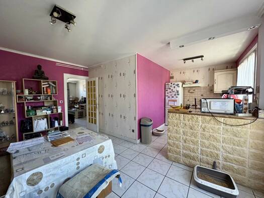 Appartement à vendre 95 000 € 4 pièces 2 chambres 66,5 m² 4ème étage Saint-Priest-en-Jarez 42270