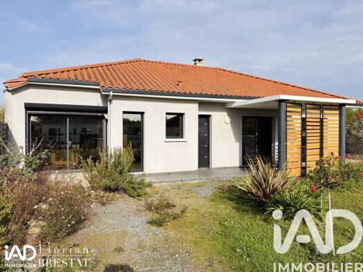 Maison de plain-pied à vendre 269 000 € 4 pièces 3 chambres 118 m² 769 m² de terrain Orleix 65800