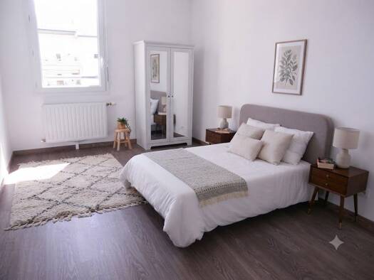 Appartement à vendre 215 000 € 3 pièces 2 chambres 56 m² Étage 4/6 Centre Décines-Charpieu 69150
