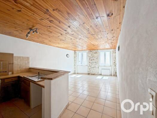Appartement à vendre 150 000 € 3 pièces 3 chambres 154 m² RDC/2 La Ville Valréas 84600