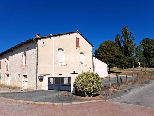 Maison à vendre 179 300 € 4 pièces 3 chambres 110 m² 700 m² de terrain Singleyrac 24500
