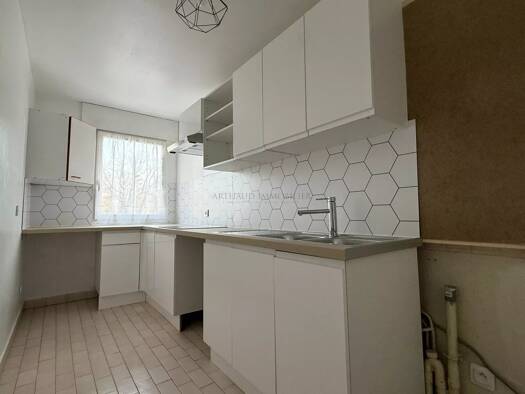 Appartement à louer 1 200 € 4 pièces 3 chambres 80,9 m² Étage 2/4 La Fontaine Blanche Savigny-sur-Orge 91600