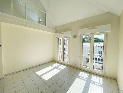 Appartement à vendre 375 000 € 3 pièces 2 chambres 54 m² Étage 2/2 Centre Maisons-Laffitte 78600