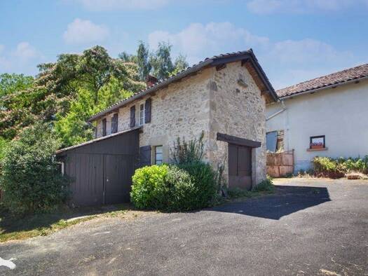 Maison à vendre 187 425 € 10 pièces 7 chambres 282 m² 2 110 m² de terrain Lauresses 46210