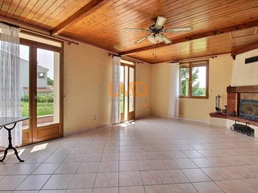 Maison de plain-pied à vendre 187 000 € 5 pièces 3 chambres 105 m² 3 000 m² de terrain Bussac-sur-Charente 17100