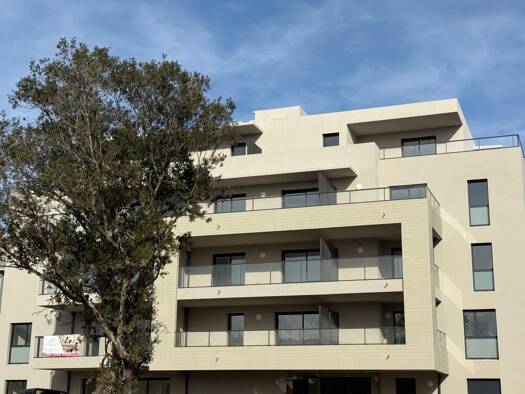 Appartement à louer 1 357 € 4 pièces 3 chambres 88,5 m² 2ème étage Zone Périphérique Porto-Vecchio 20137