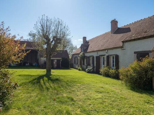 Maison à vendre 328 500 € 8 pièces 5 chambres 250 m² 10 220 m² de terrain Les Bordes 45460