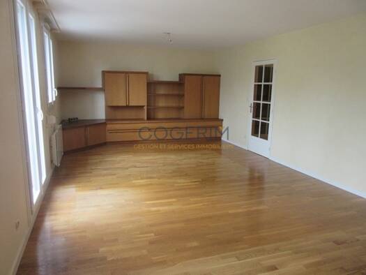 Appartement à louer 859 € 3 pièces 2 chambres 82,5 m² 3ème étage Belleroche Villefranche-sur-Saône 69400