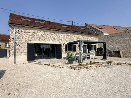 Maison à vendre 395 000 € 6 pièces 3 chambres 138 m² 829 m² de terrain Guérard 77580
