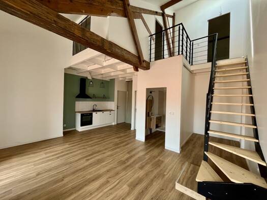 Appartement à louer 650 € 3 pièces 2 chambres 73 m² Étage 2/2 Sainte-Livrade-sur-Lot 47110