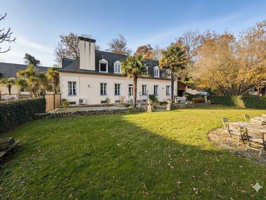 Duplex à vendre 395 000 € 8 pièces 5 chambres 376,5 m² RDC/2 Rontignon 64110