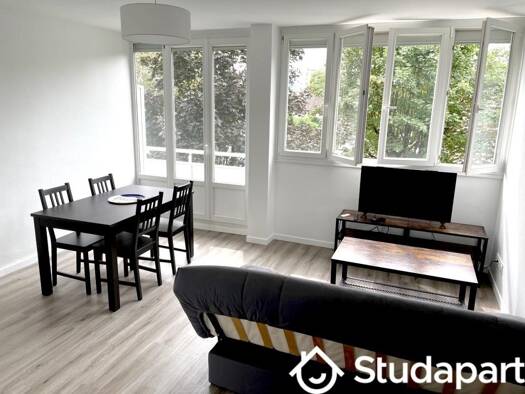 Colocation à louer 460 € 1 pièce 1 chambre 9 m² 2ème étage Les Floralies Fontaine 38600