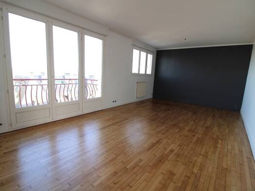 Appartement à louer 825 € 4 pièces 3 chambres 85 m² Étage 5/5 Saint-Brieuc 22000