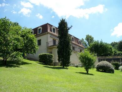 Maison à vendre 400 000 € 7 pièces 4 chambres 180 m² 4 272 m² de terrain Castels et Bezenac 24220