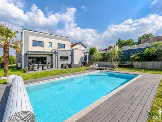 Maison à vendre 850 000 € 7 pièces 4 chambres 167 m² 657 m² de terrain Vieux Village Domont 95330