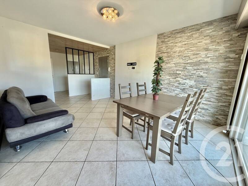 Maison à louer, 78m², SAINT PIERRE EN FAUCIGNY