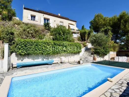 Villa à vendre 680 000 € 5 pièces 3 chambres 171,8 m² Castagniers 06670