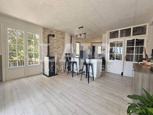 Maison à vendre 210 900 € 9 pièces 5 chambres 190 m² 1 067 m² de terrain Sougé-le-Ganelon 72130