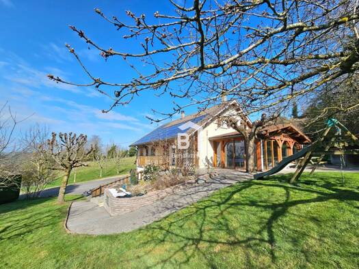 Maison à vendre 359 000 € 9 pièces 5 chambres 176 m² 5 000 m² de terrain Doissin 38730