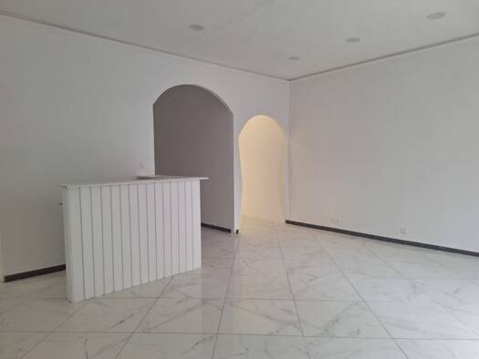 Local commercial à louer 750 € 73 m² de surface de vente Emile Zola Béziers 34500