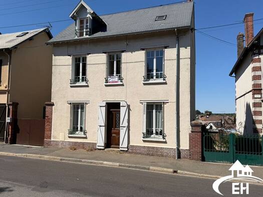 Maison à vendre 165 000 € 6 pièces 4 chambres 121 m² 201 m² de terrain L'Aigle Est L'Aigle 61300