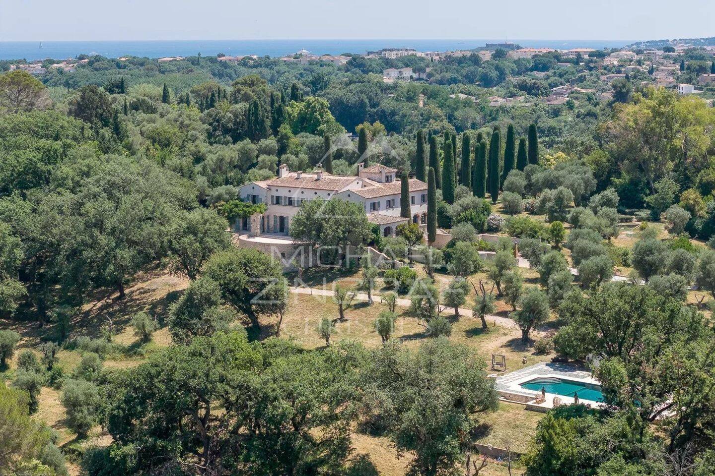 Maison à vendre, 1076m², ANTIBES
