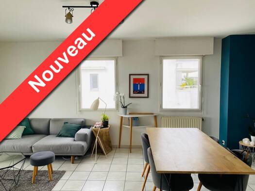 Appartement à louer 1 080 € 3 pièces 2 chambres 77 m² Étage 6/6 Cité des Congrès Nantes 44000