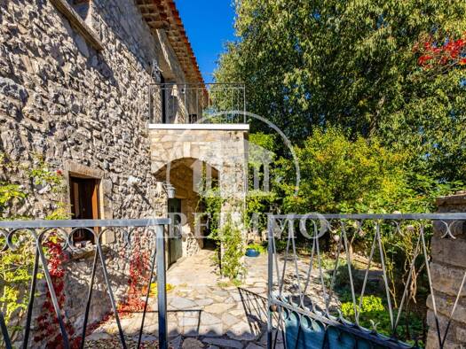 Maison à vendre 355 000 € 7 pièces 1 chambre 208 m² 557 m² de terrain Saint-Martin-de-Londres 34380