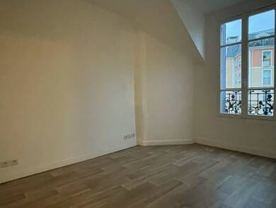 Appartement à louer 840 € 3 pièces 2 chambres 60 m² Dernier étage, Étage 3/3 Les Pavillons sous Bois 93320
