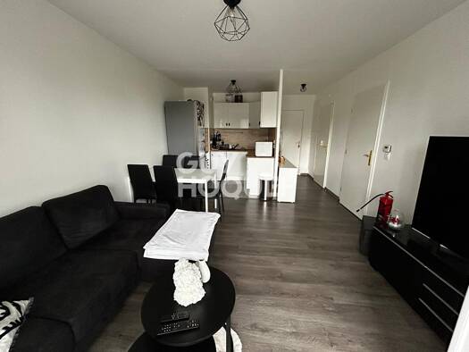 Appartement à louer 900 € 2 pièces 1 chambre 40 m² Étage 1/3 Centre Est Sud Dammartin en Goele 77230