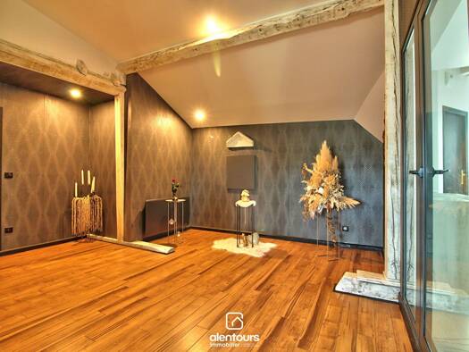 Appartement à vendre 240 000 € 4 pièces 2 chambres 165 m² Étage 3/3 Centre Ville Pont-à-Mousson 54700