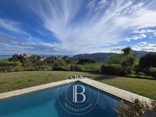 Villa à vendre 2 200 000 € 8 pièces 5 chambres 218,2 m² 2 329 m² de terrain Le Grand Duc-Minelle Mandelieu-la-Napoule 06210