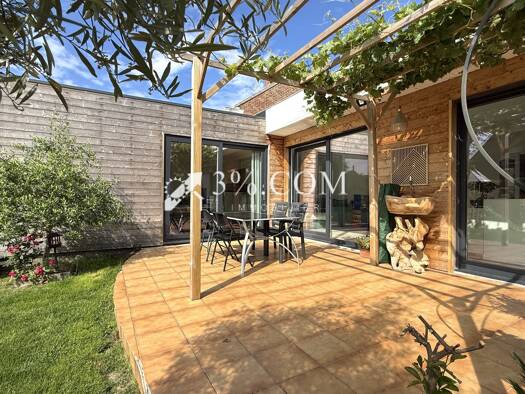 Maison de plain-pied à vendre 324 500 € 4 pièces 3 chambres 92 m² 440 m² de terrain Moulin Briqueterie Neuville-en-Ferrain 59960