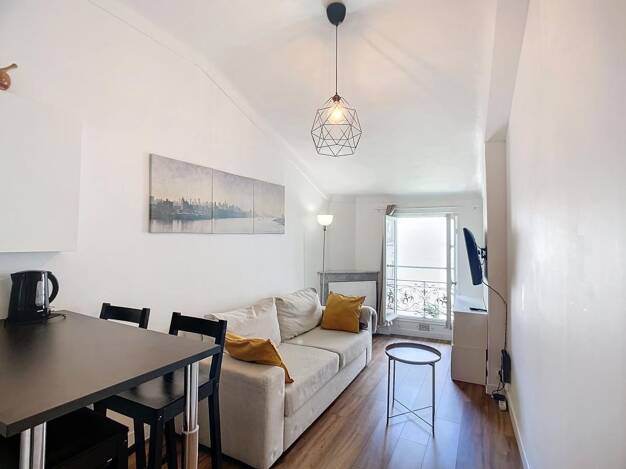 Appartement à louer 780 € 2 pièces 1 chambre 28,6 m² Dernier étage, Étage 4/4 Fleurs-Gambetta  Nice 06000