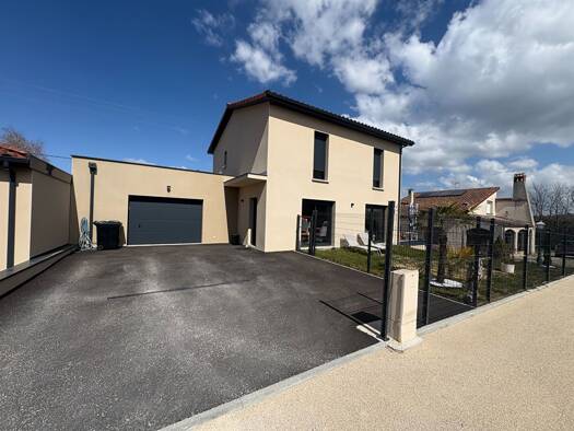 Maison à louer - Première occupation 1 650 € 5 pièces 4 chambres 130 m² 484 m² de terrain Septème 38780