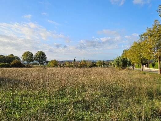 Terrain constructible à vendre 124 000 € 266 m² de terrain Villelaure 84530