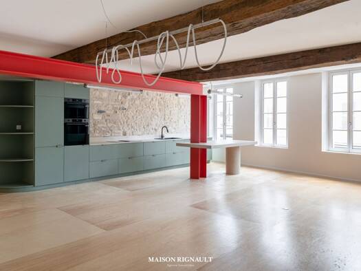 Appartement à vendre 790 000 € 5 pièces 3 chambres 140 m² Étage 1/3 La Rochelle 17000