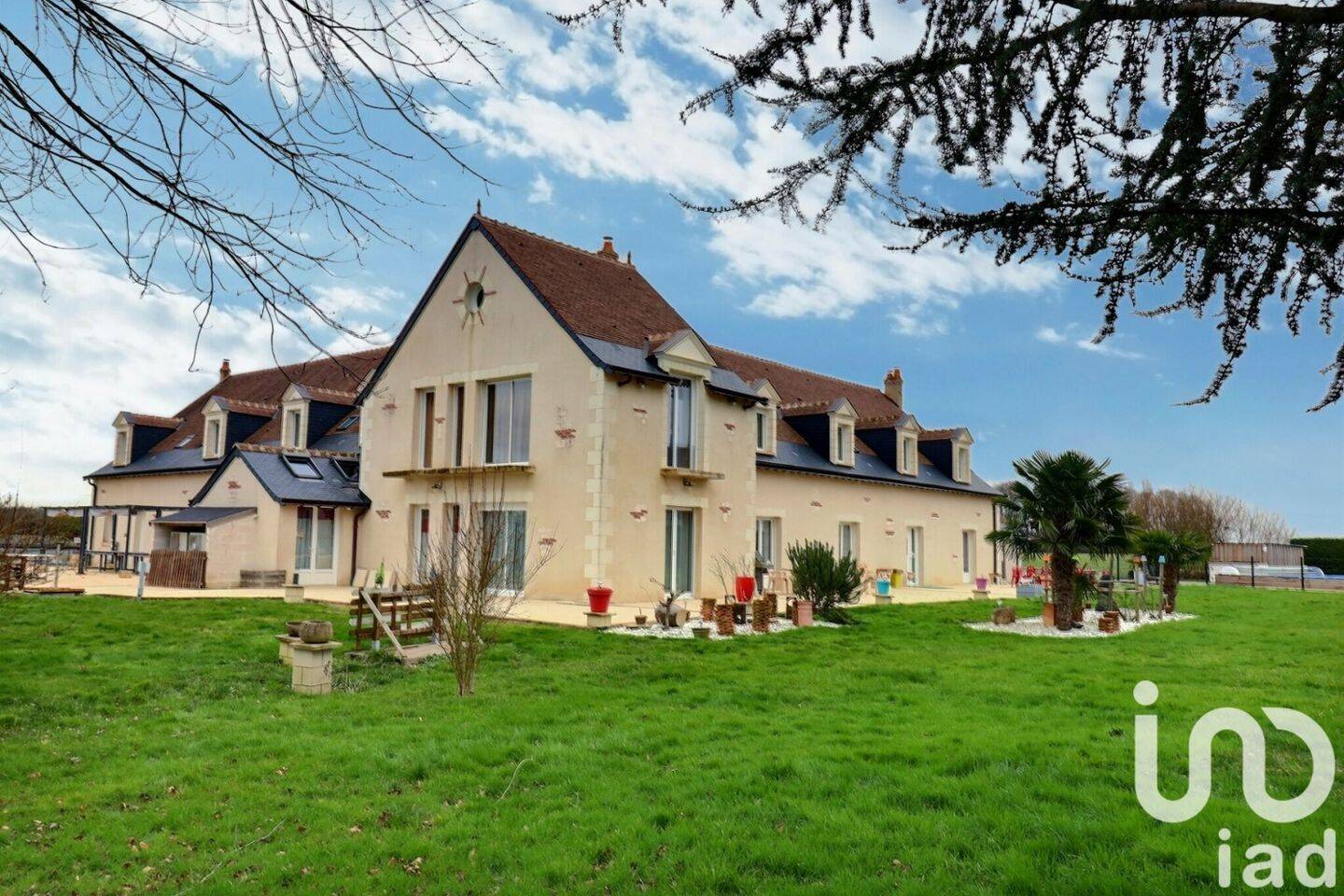 Maison à vendre, 994m², NEUILLE PONT PIERRE