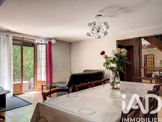 Maison à vendre 378 000 € 8 pièces 6 chambres 156 m² 400 m² de terrain Chapelle Clignancourt-Buttes Chaumont Goussainville 95190
