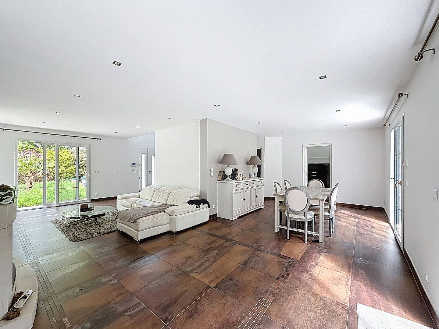 Maison à vendre, 182m², NEAUPHLE LE CHATEAU