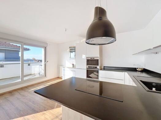 Appartement à louer 2 225 € 4 pièces 3 chambres 95,8 m² Veigy-Foncenex 74140