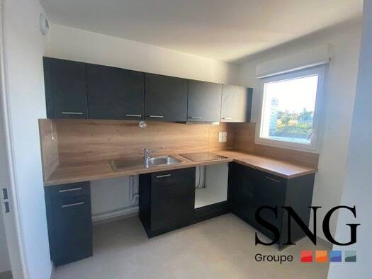 Appartement à louer 1 299 € 4 pièces 3 chambres 79 m² Étage 5/5 Le Merlan Marseille 14ème arrondissement 13014