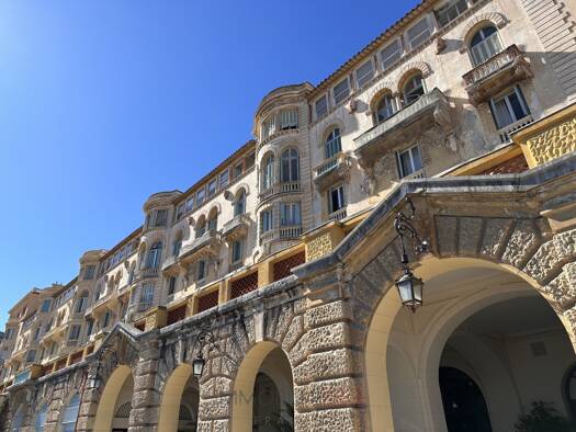 Appartement à louer 1 650 € 2 pièces 1 chambre 33 m² Étage 2/6 Beausoleil 06240