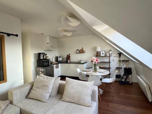 Appartement à louer 450 € 2 pièces 1 chambre 29,6 m² Étage 3/3 Eglise-Lannouchen-Cité Marine Landivisiau 29400