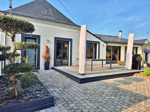 Maison à vendre 568 500 € 5 pièces 4 chambres 166 m² 678 m² de terrain Loire-Authion 49800