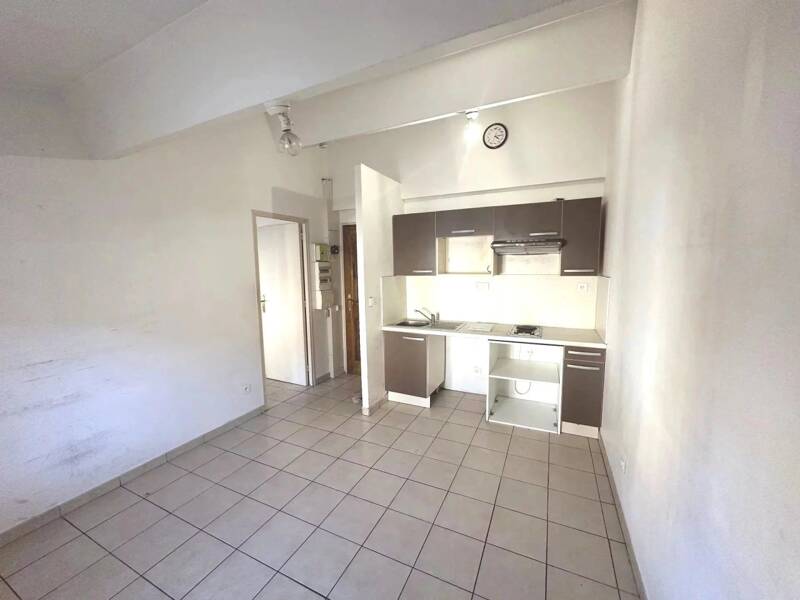 Maison à louer, 29m², CUGES LES PINS