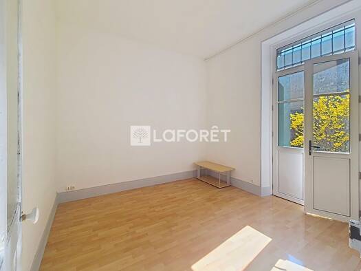 Local commercial à louer 617 € 33 m² de surface de vente Centre-Stade Chambéry 73000